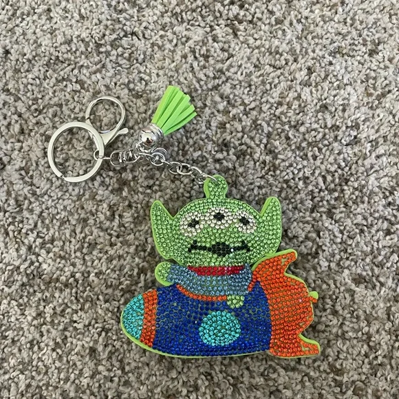 Green Alien Rocket Crystal Keychain - Picture 1 of 2